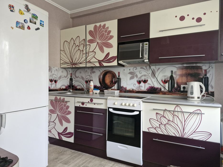 Продам кухонный гарнитур+фартук