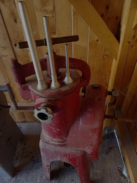 Cârnāțar Robust și cu două viteze