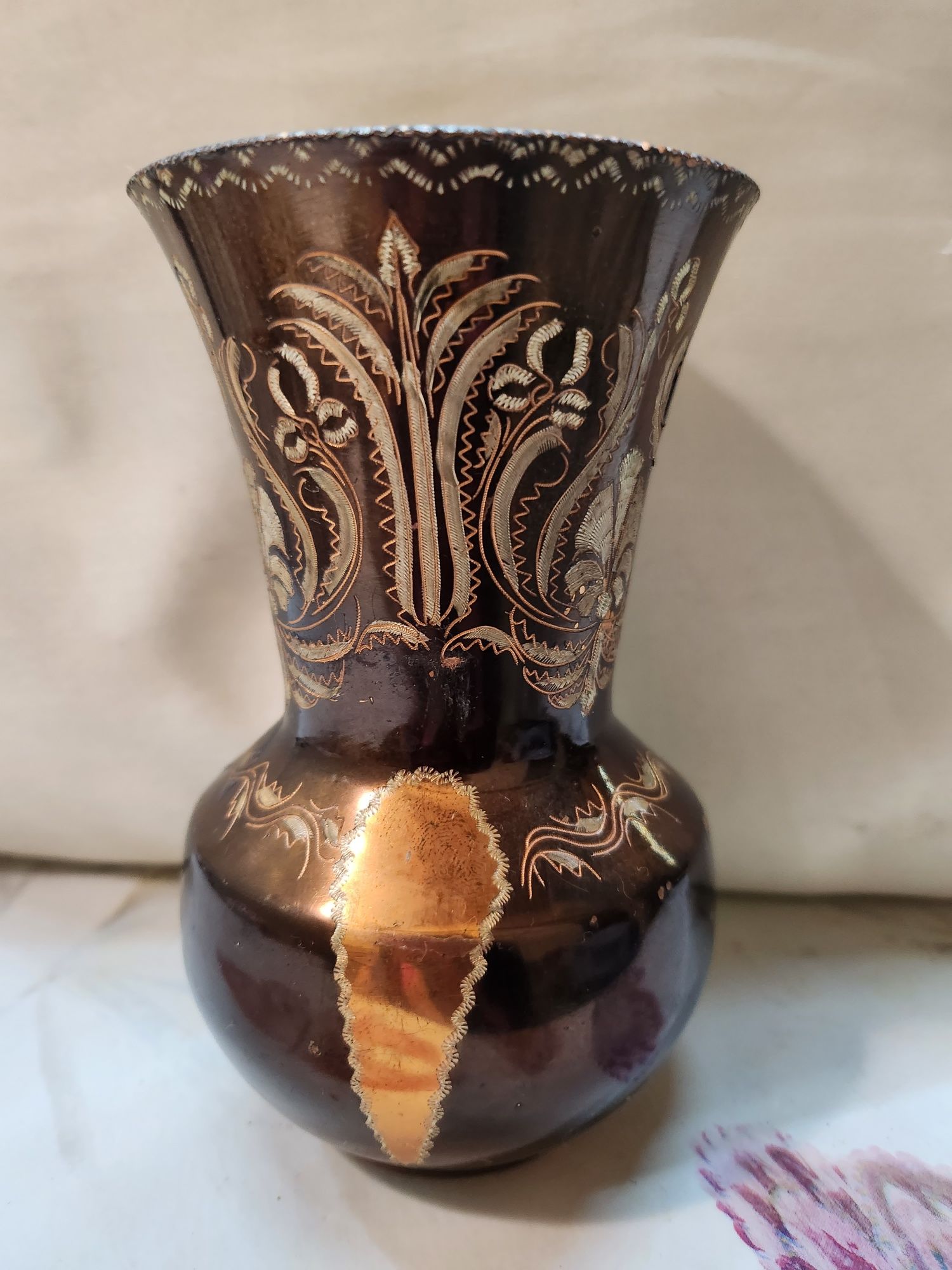 Ръчно рисувана ваза