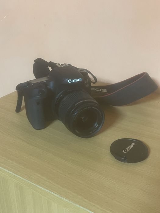 Камера Canon eos77d