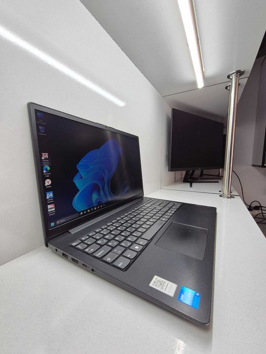 Lenovo 265$  Intel Core i5-1135G7  8/256 M.2 NVMe 15,6 Ekran