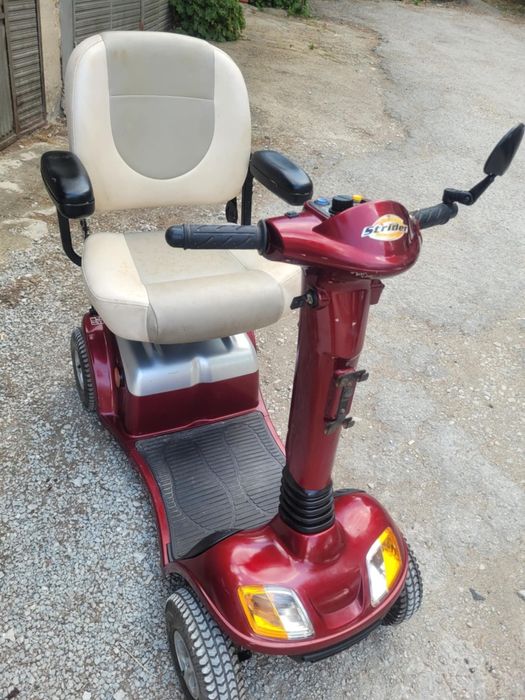 Електрически скутер подхидящ за възрастни хора и инвалиди