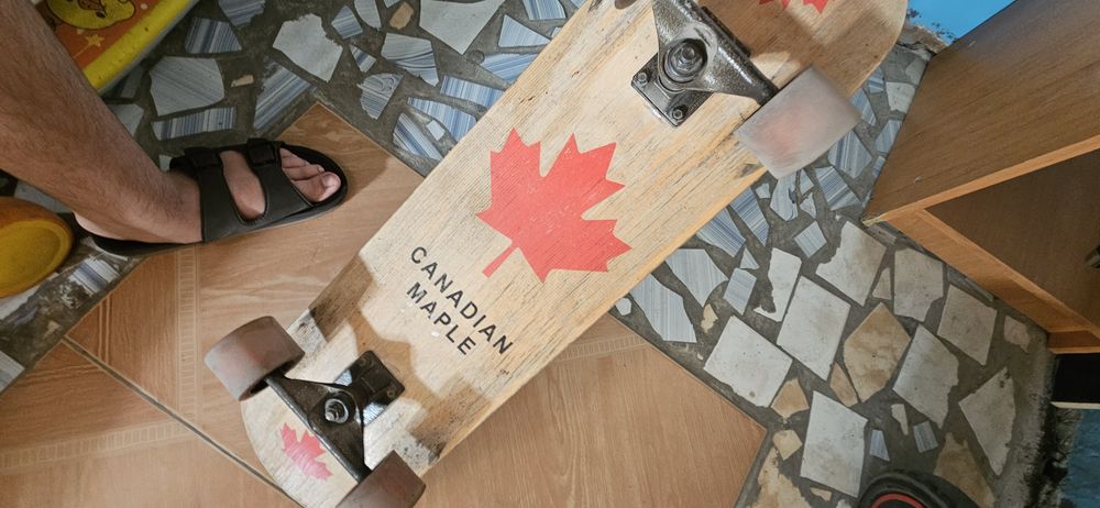 Canadian Maple SKEYTBOARD — juda yaxshi holatda!