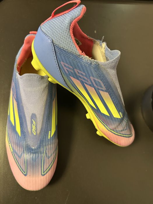 Детски футболни обувки