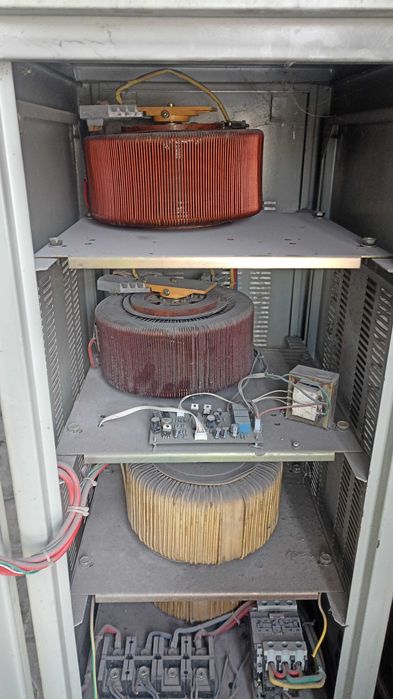 Стабилизатор 30 кВа. Не рабочий.