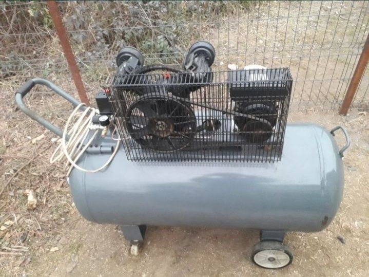 Compresor aer stager cu butelie 250L, 8bar, 324L/min, monofazat 220V
