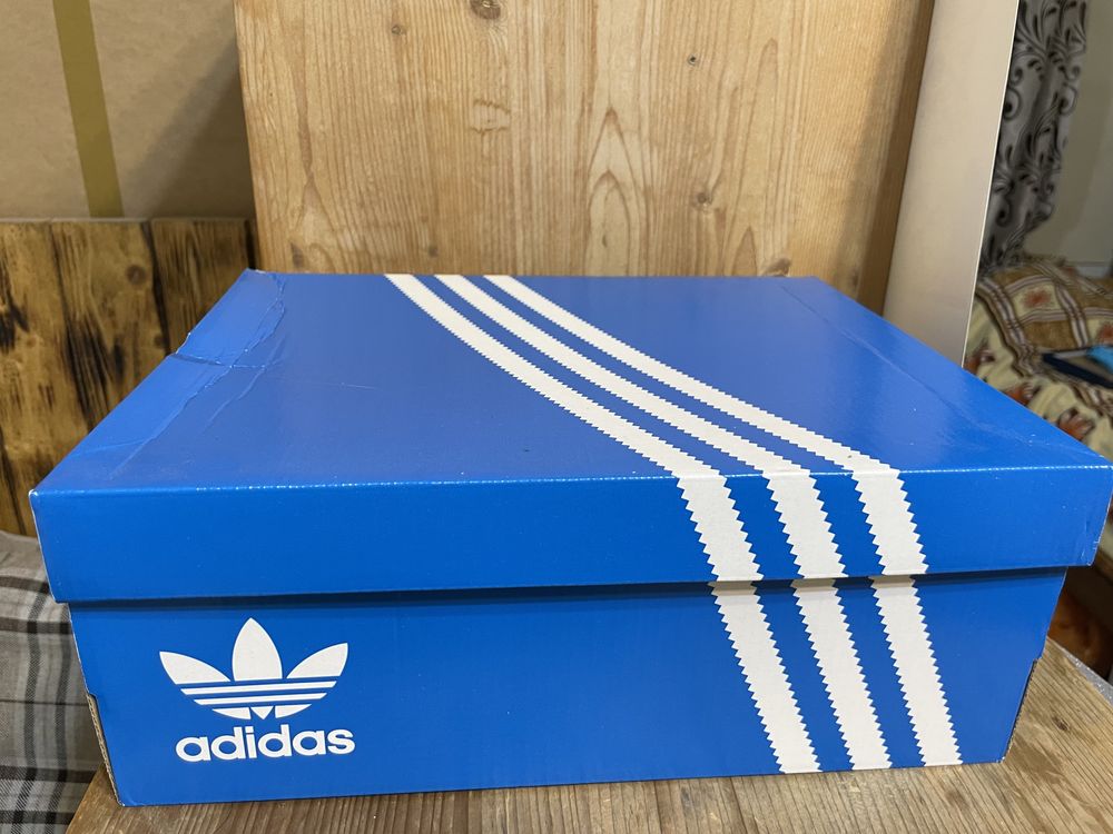 Кроссовки Adidas