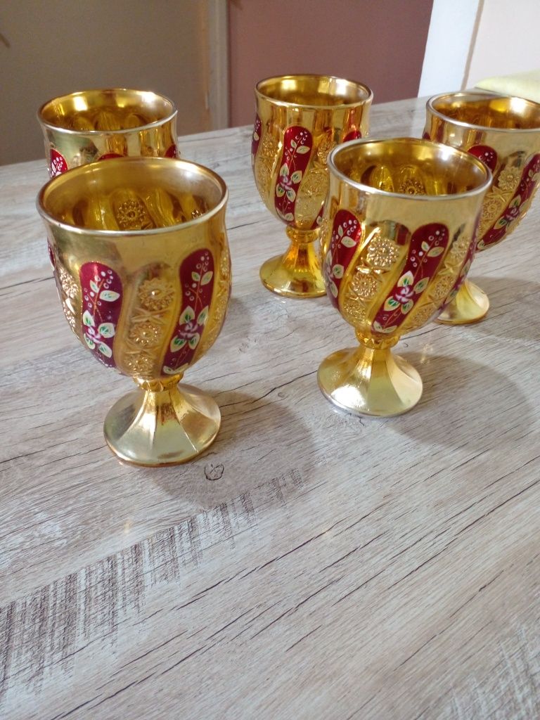 Стакан рюмкалар бор