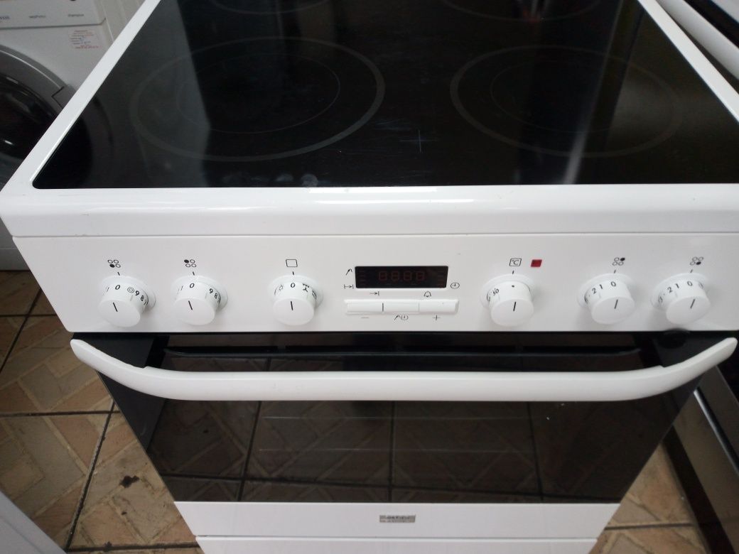 Свободно стояща печка с керамичен плот VOSS Electrolux 2 год.гаранция!