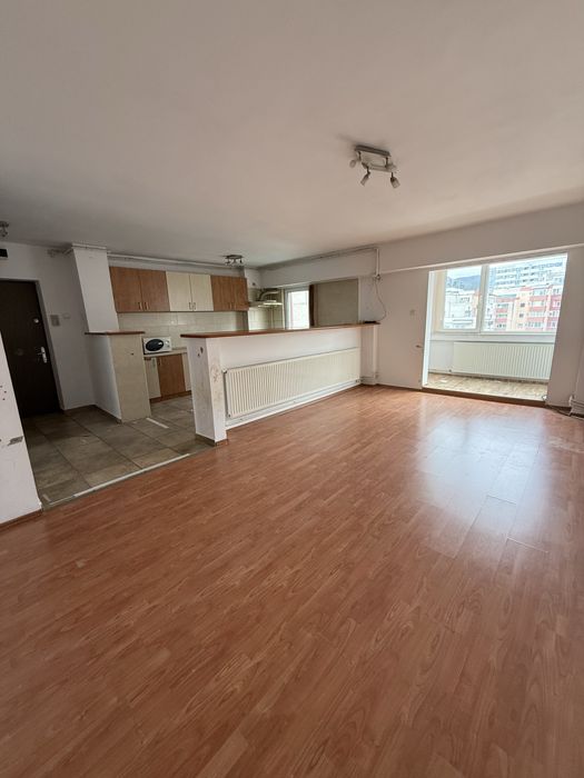 Vand apartament 3 camere Pârâului nr.1