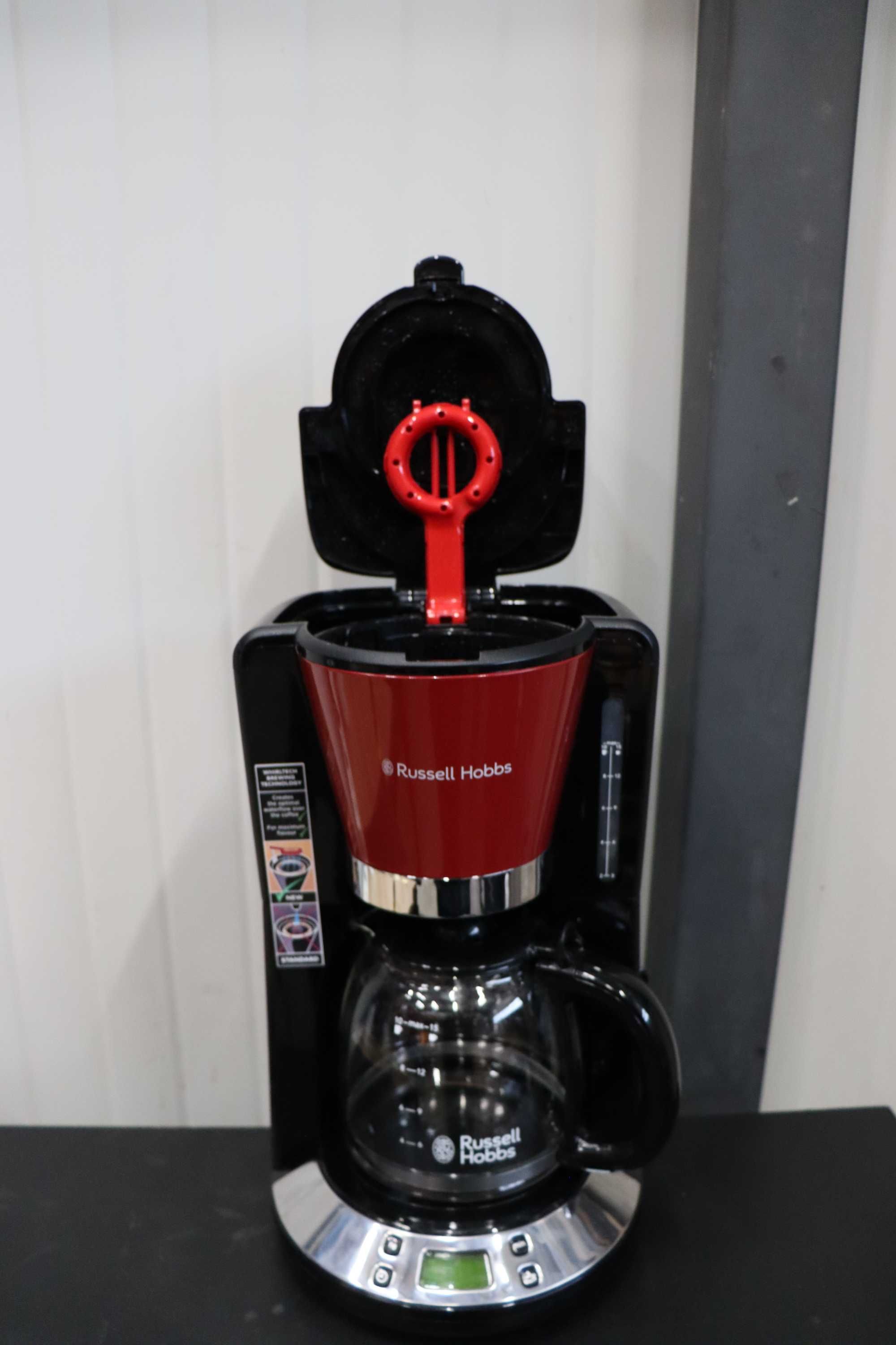 Шварц Кафемашина Russell Hobbs Digital Glass Victoria 1.25L, 1100W