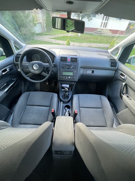 Volkswagen Touran 2.0 TDI 2004, motor bun, uzura conform varstei