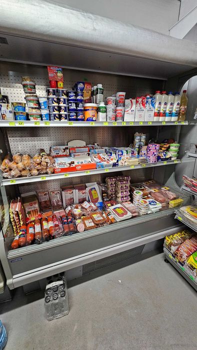 Vand Magazin Alimentar  minimarket complet utilat,cu stoc marfa inclus