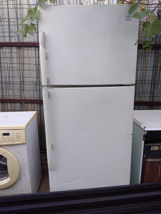 Продам холодильник
