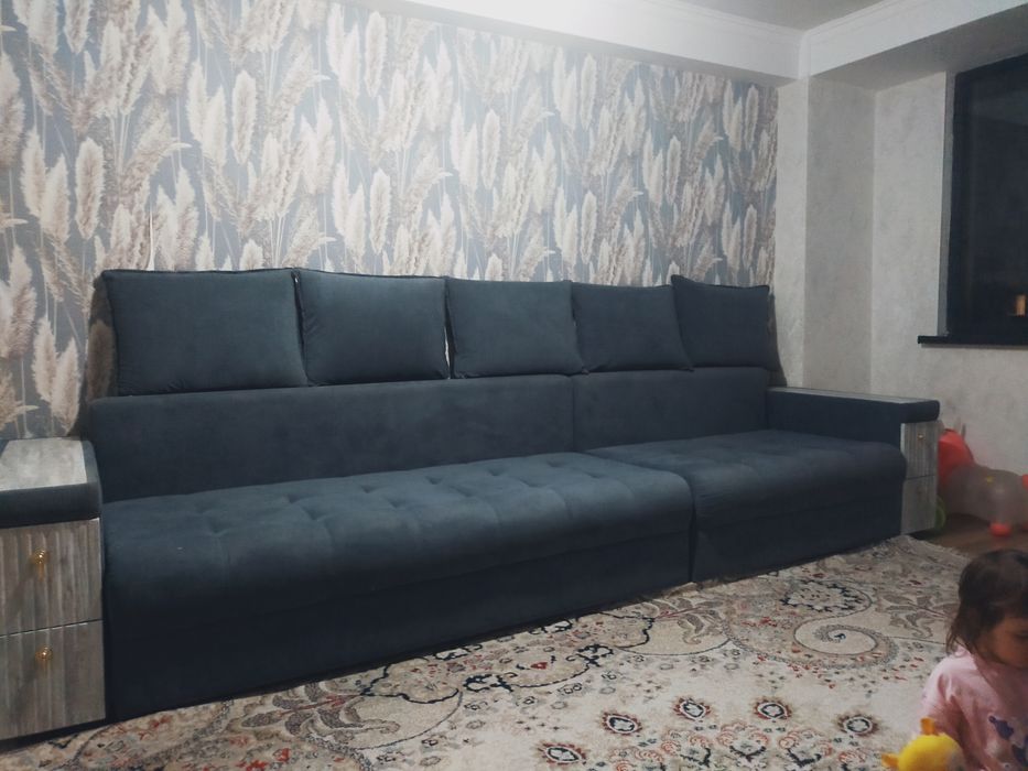 Срочно продам диван 3.80метр еще Ковёр турецки 5×3метр все за 100 000т