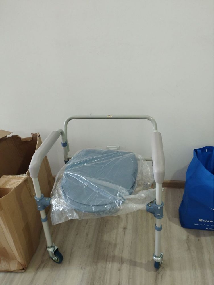 Переносной биотуалет для инвалидов, вес которых 100 кг