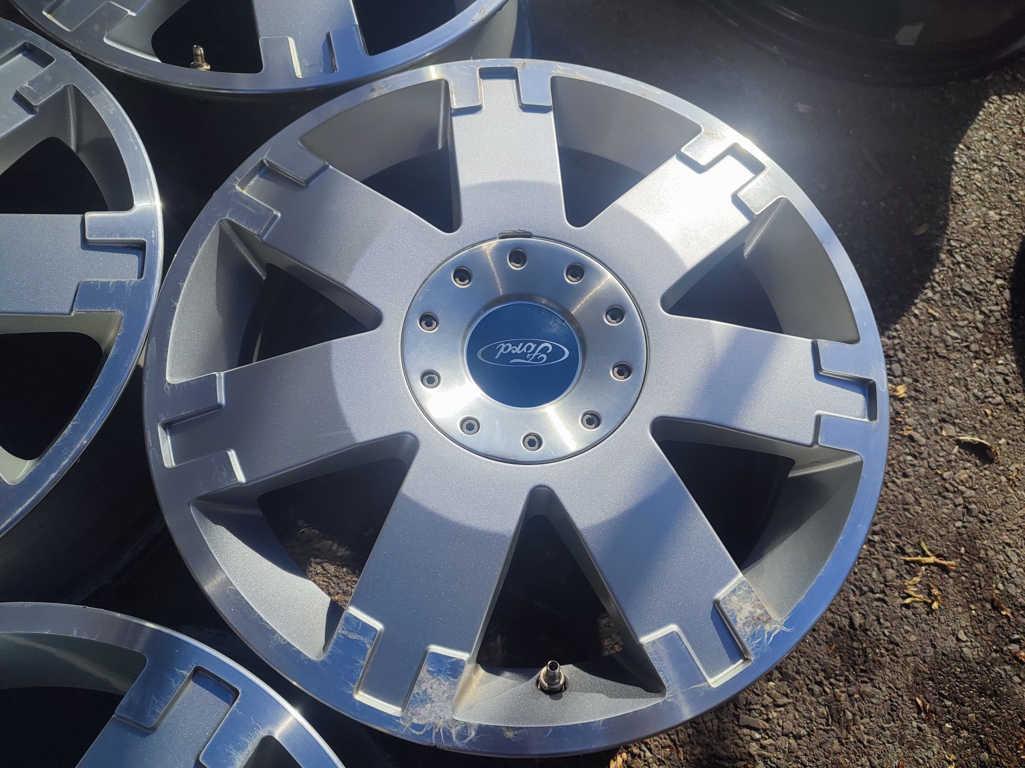 17" оригинални алуминиеви джанти за Ford.