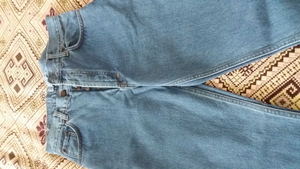 Дънки различни видове и цветове и 1 чифт джинси