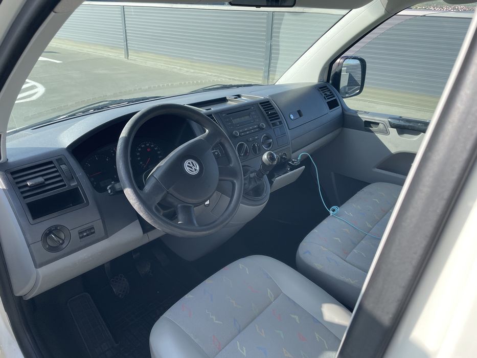 Inchirieri Dube VW Transporter 8+1 locuri