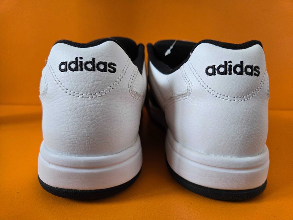 ADIDAS El Segundo чисто нови с етикет мъжки обувки ORIGINALS номер 42