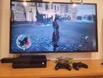 Xbox one 1 Tb+2 controllere Stare aproape nouă