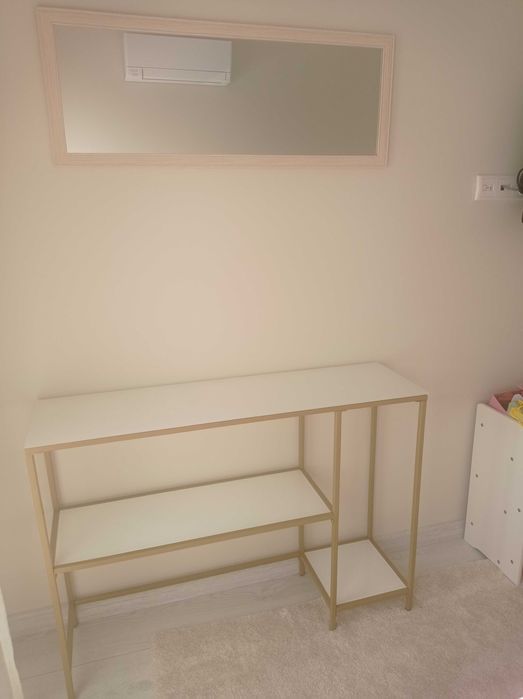 Конзолна маса с огледало