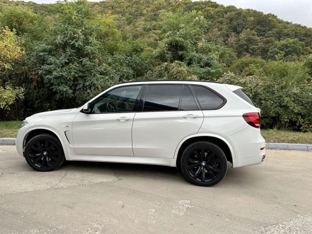 BMW X5 4,0D 313 к.с