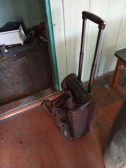 Продам диван и сумку дорожную