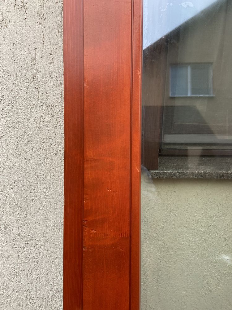 Ușă de exterior din lemn