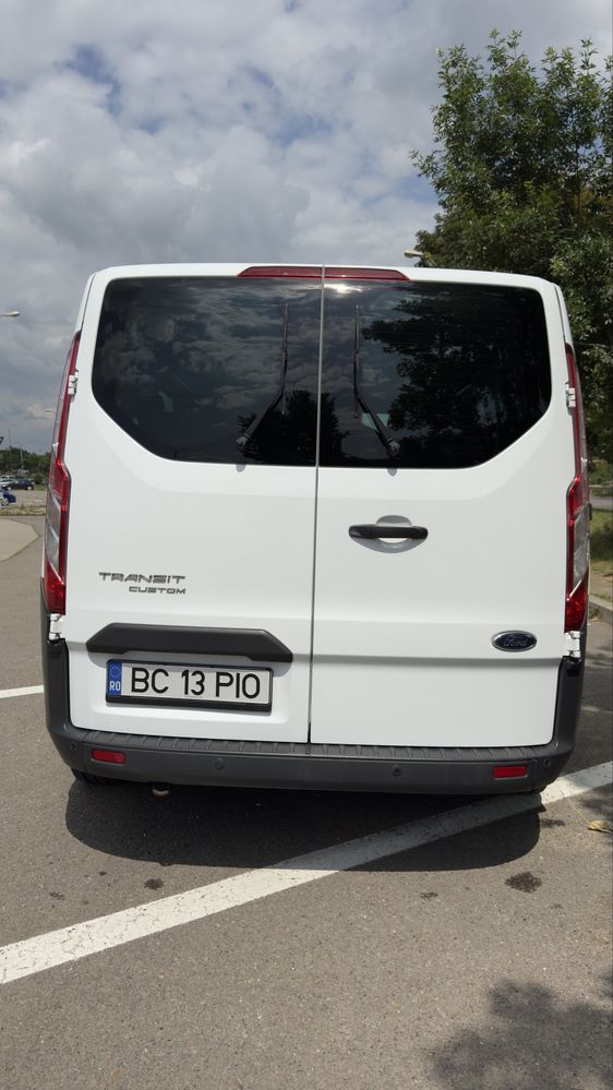 Ford Transit Custom Pasageri 8+1 locuri