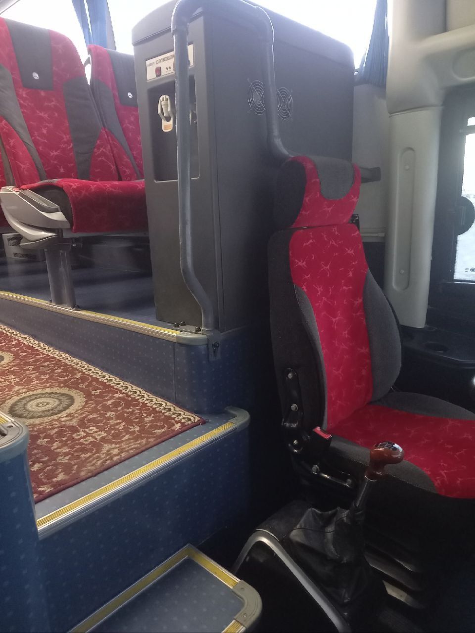 Автобус сотилади