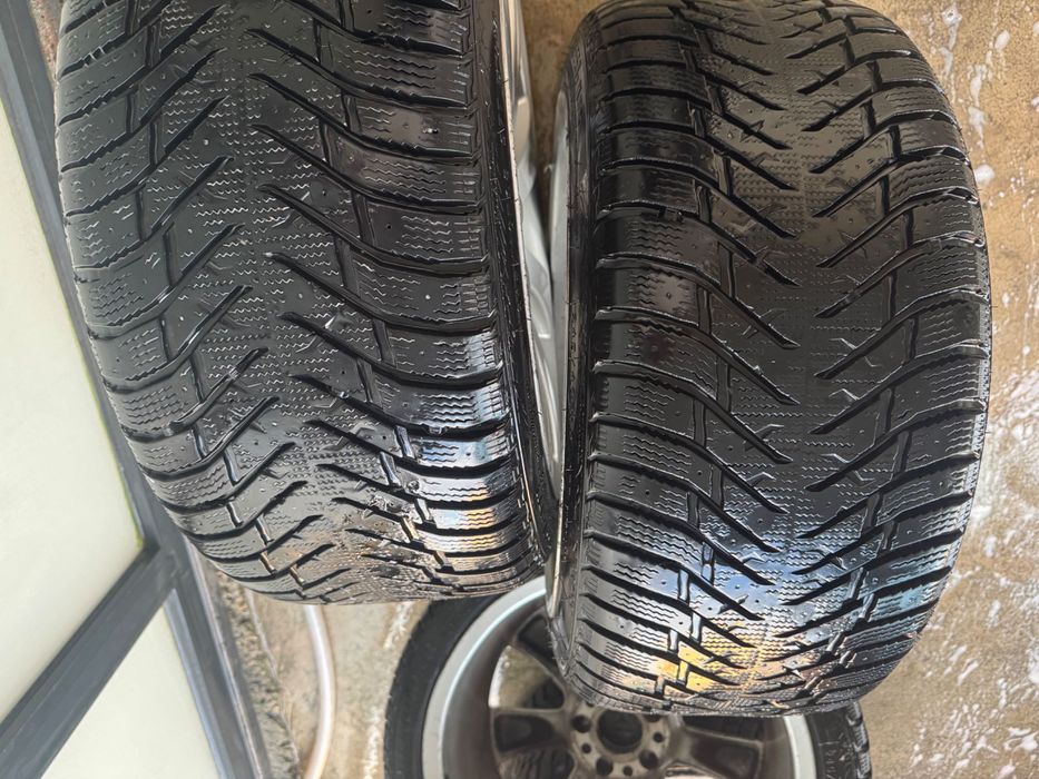Зимни Гуми 245/40/18
