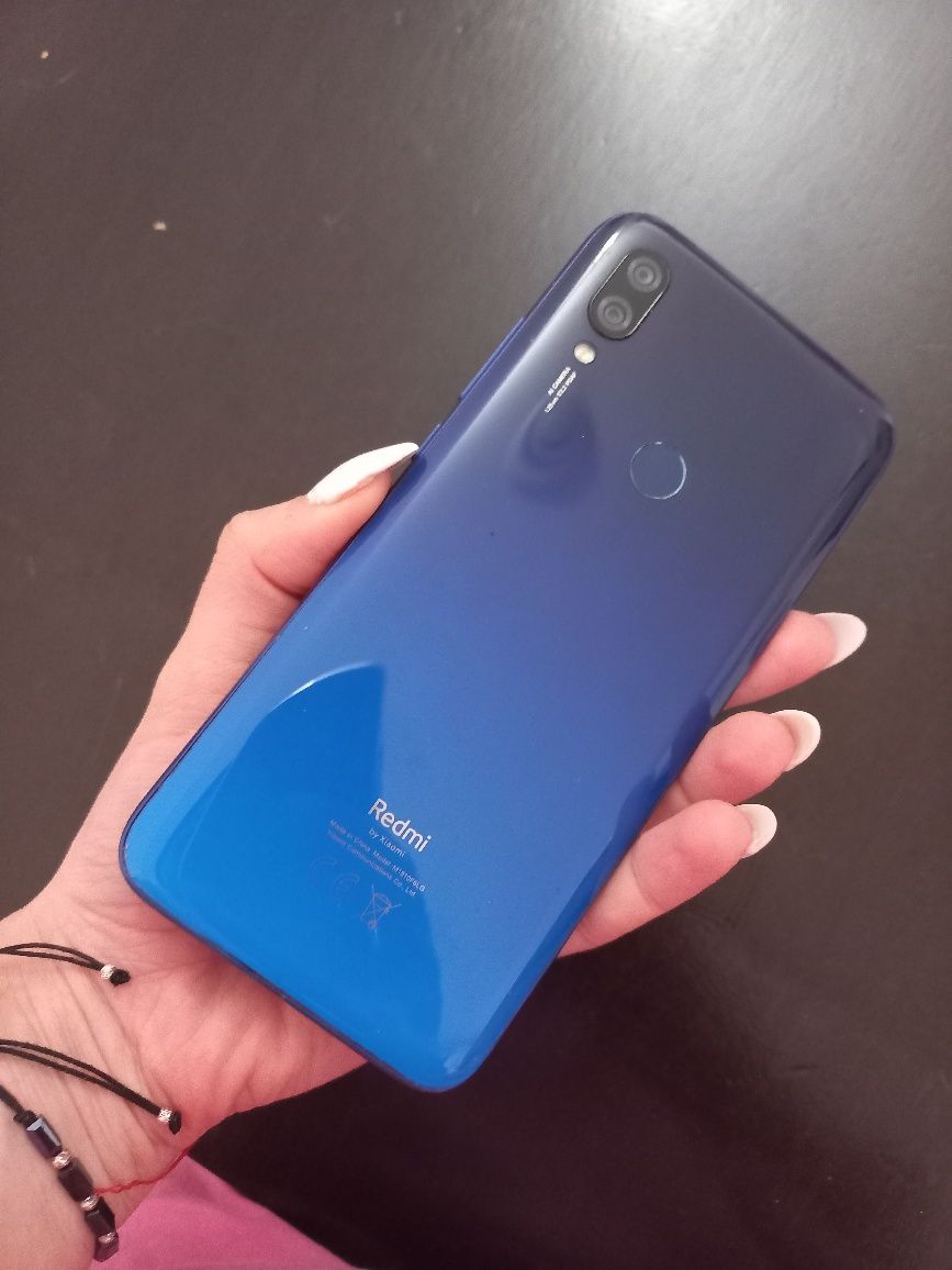 Телефон Xiaomi redmi 7