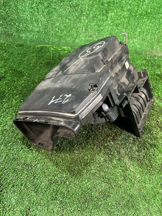 Корпус воздухана воздушного фильтра Мерседес Мерс цешка с180 271 w203