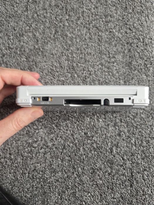 3DS Modat cu card de 64GB