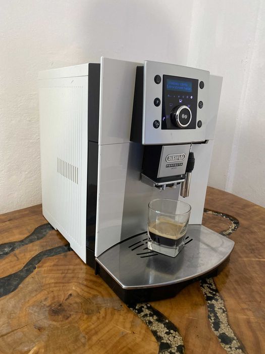 expresor / espressor cafea delonghi perfecta
