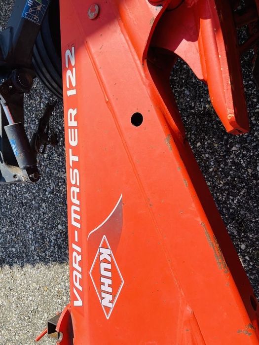 Plug 5 brazde Kuhn Varimaster 122 an 2012 Lemken