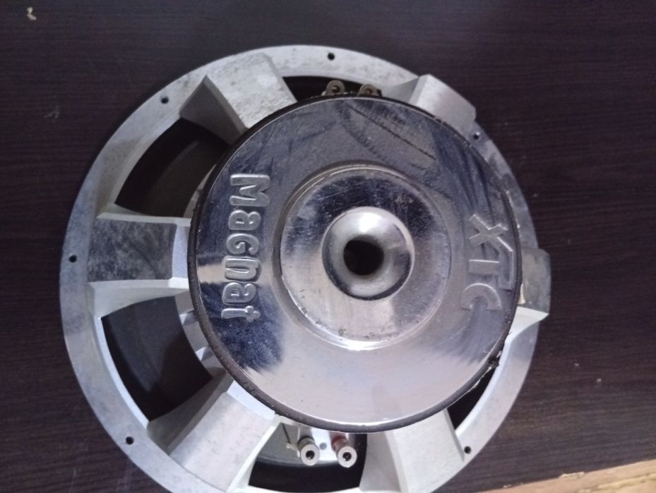 Subwoofer mare Magnat XTC 380 doar difuzorul aproape nou