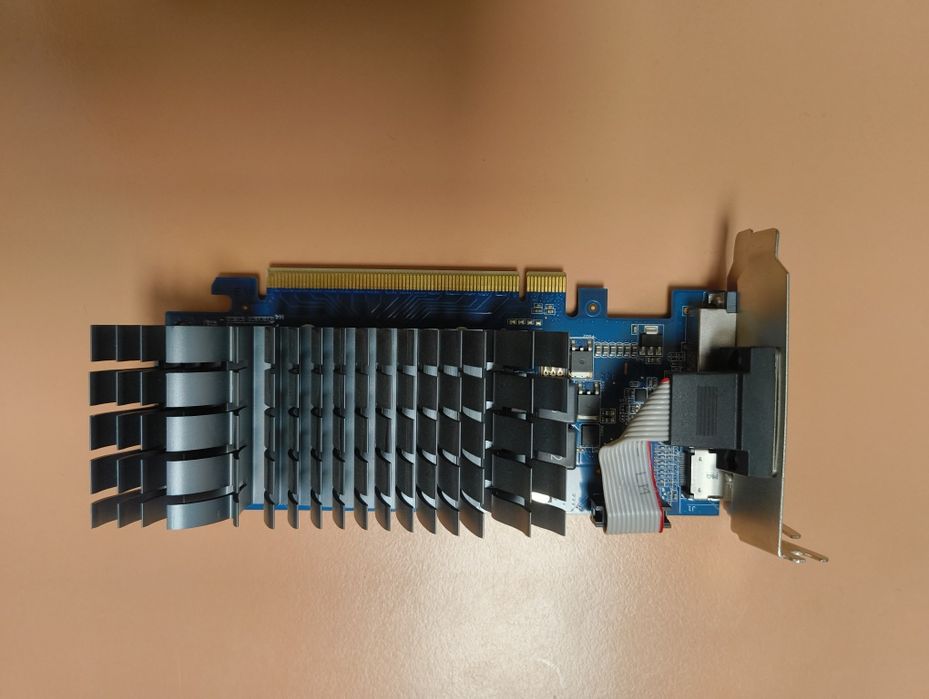 Placă video ASUS GeForce 210, 1GB, Low Profile