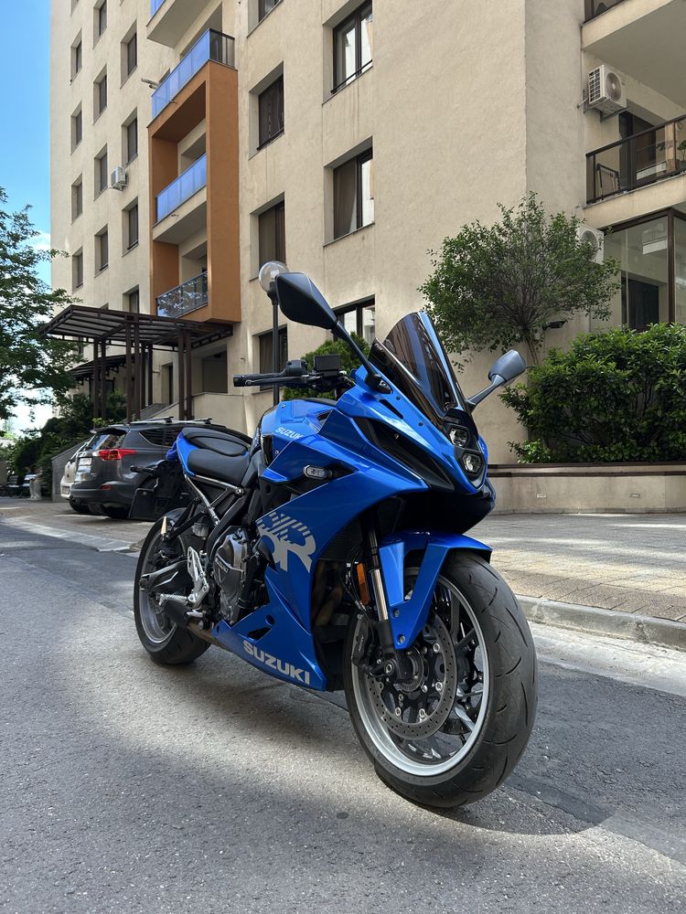 Suzuki GSX8R - Puig Z-Racing, Mic Power 6