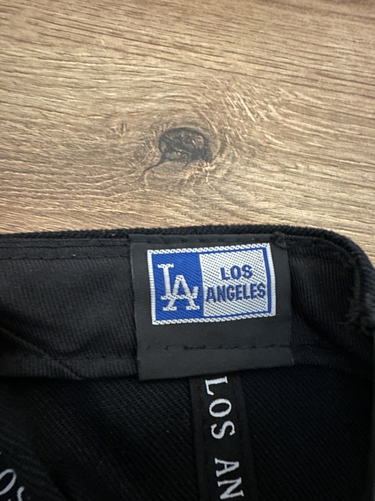 Шапка на Los Angeles