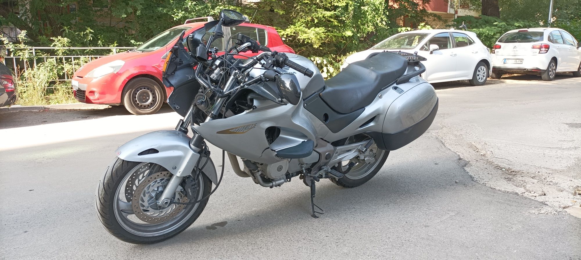 Honda deauville 650