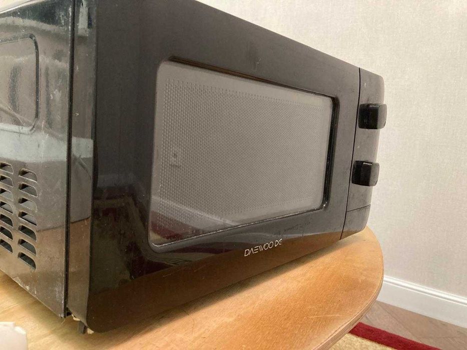 Продам микроволновку Дэу и вытяжку ханса