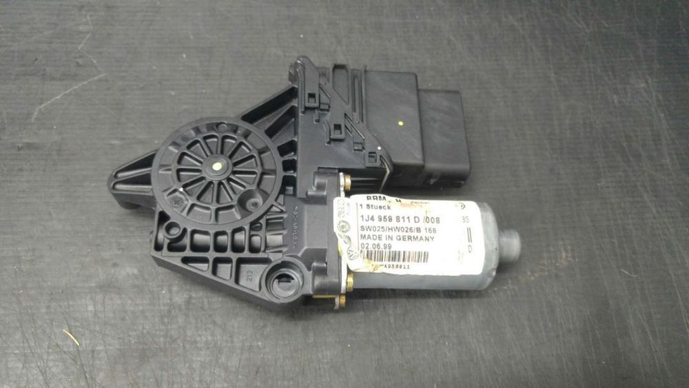 Motoras macara stanga spate vw passat b5 3b2 130821697 1j4959811d