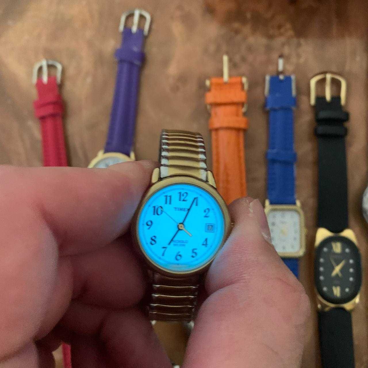 Timex soatlar sotiladi klassik