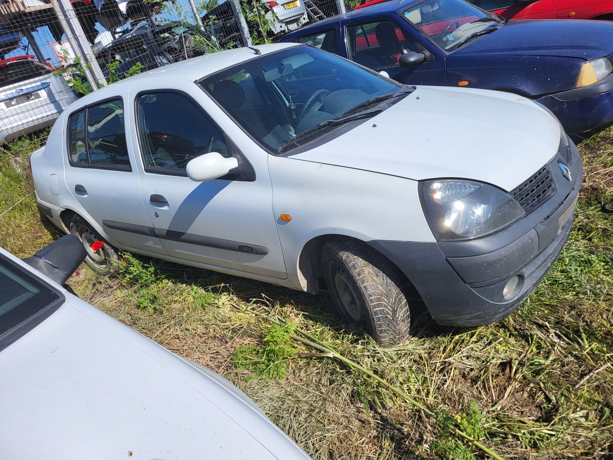 Dezmembrez Renault Clio Simbol Megan 2 laguna 2 scenic