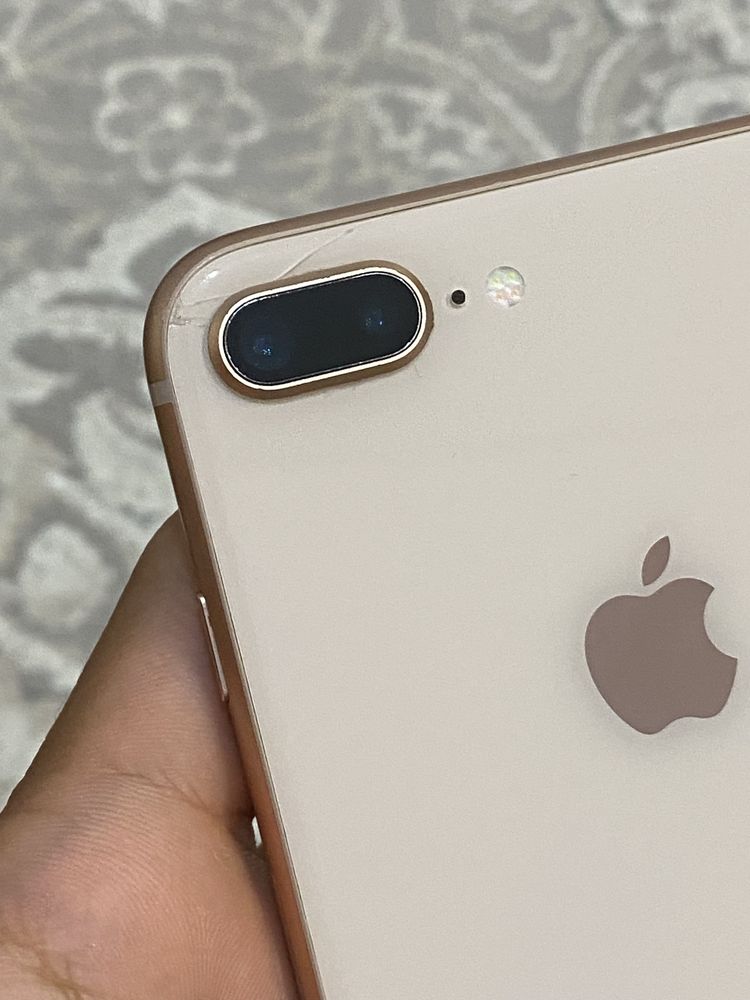 iPhone 8 Plus