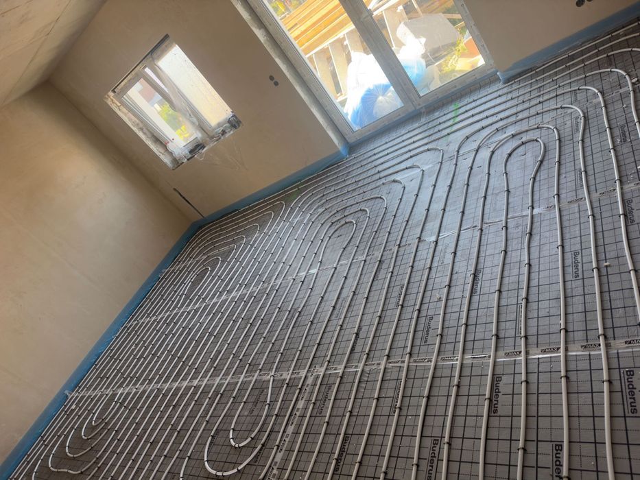 Instalator executarăm instalați sanitare termice