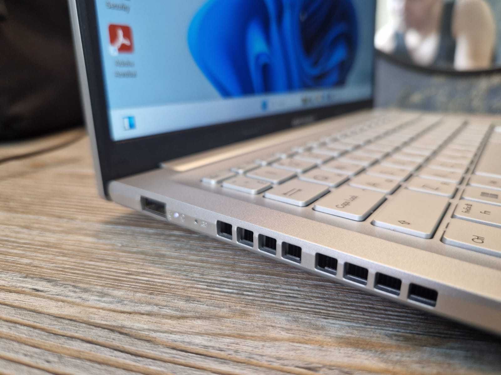Ультрабук Asus Corei3\ОЗУ 16гб\состояние норм