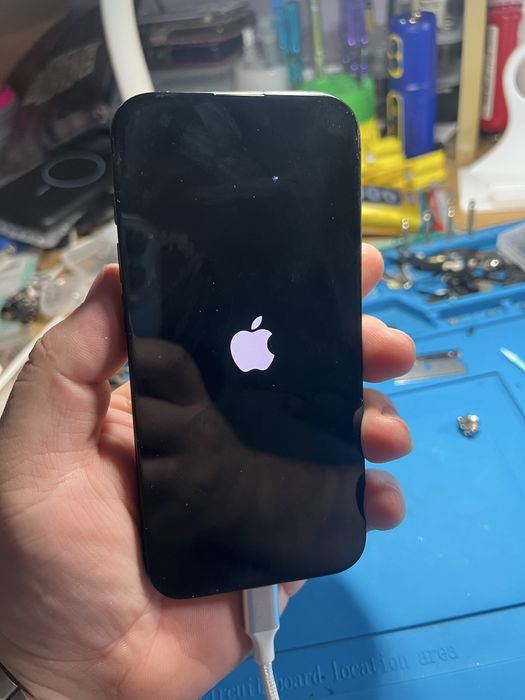 Iphone 15 pro titanium Black 128 Gb baterie 96%